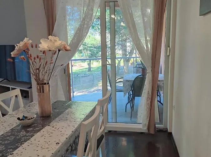 Apart Centar Umag Edda Joakima Rakovca 7 E 52470-Umag