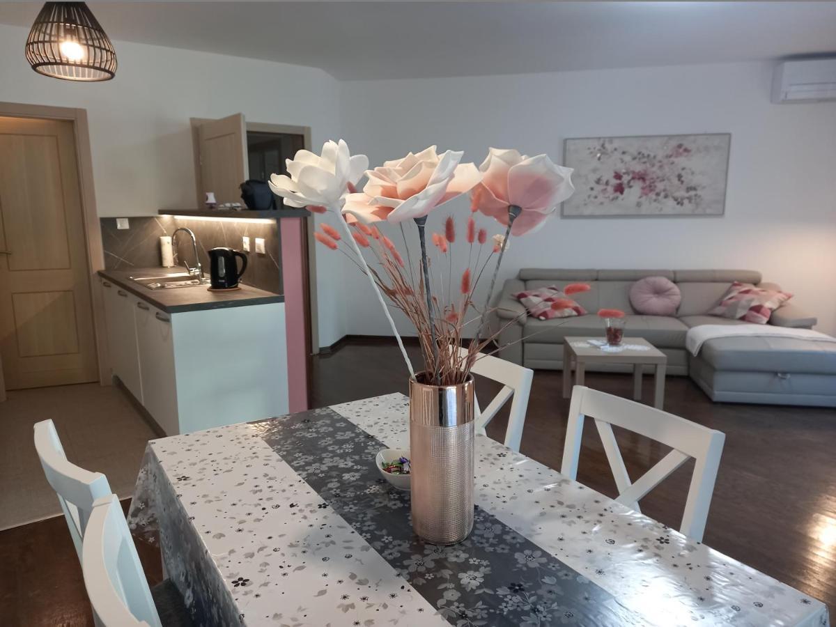 Centar Edda Joakima Rakovca 7 E 52470-umag *